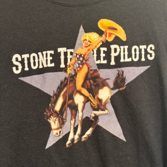 Stone Temple Pilots Graphic Tee - Picture 2 of 3